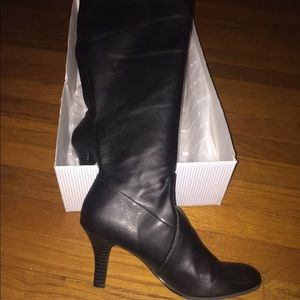 Tommy Hilfiger black boots
